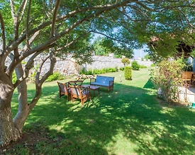 Didim Akbük'te Geniş Ailelere Uygun, Özel Plajlı, Bahçeli Kiralık Villa - 2