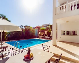 Kaş Kalkan'da Deniz Manzaralı, Özel Havuzlu, Merkezi Villa - 2
