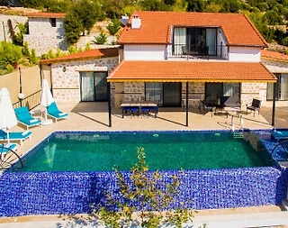 Kaş Sarıbelen'de Büyüleyici Doğada, Özel Havuzlu, Kiralık Villa - 1