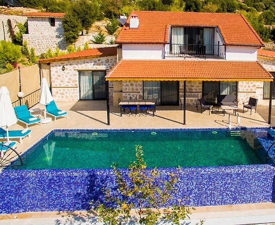 Kaş Sarıbelen'de Büyüleyici Doğada, Özel Havuzlu, Kiralık Villa - 1