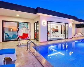 Kaş Üzümlü'de Doğa İçerisinde, Isıtmalı Özel Havuzlu, Kiralık Villa - 2