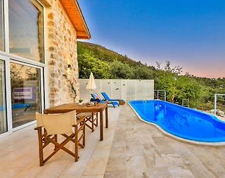 Kaş Üzümlü'de Doğa İle İç İçe, Özel Havuzlu, Lüks Taş Villa - 4