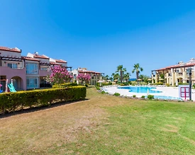 Didim Akbük'te Denize Sıfır, Tesis İçinde, 4 Yatak Odalı, Bahçeli Ev - 3