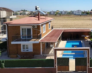 Serik Kadriye' de Denize Yakın Konumda, Özel Havuzlu, Kiralık Villa - 1