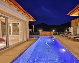 Antalya Kaş'ta Büyük Çakıl Plajına Yakın, Özel Havuzlu, Konforlu Villa - 2