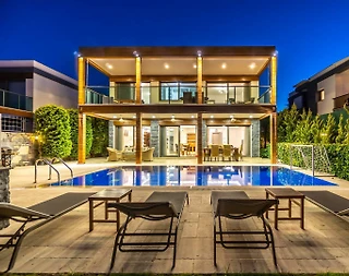 Bodrum Cumhuriyet'de Geniş Bahçeli Bahçeli, Özel Havuzlu, 3+1 Villa - 1