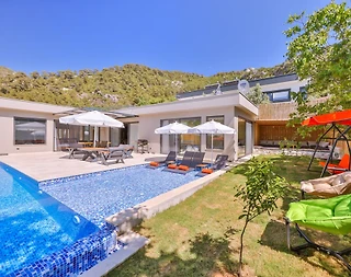 Kalkan İslamlar'da Sakin Konumda, Isıtmalı Havuzlu, Kiralık Villa - 1