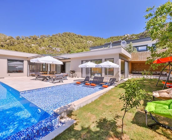 Kalkan İslamlar'da Sakin Konumda, Isıtmalı Havuzlu, Kiralık Villa - 1