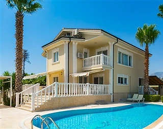 Antalya Kemer'de Denize Yakın, Özel Havuzlu, Geniş Bahçeli Villa - 1