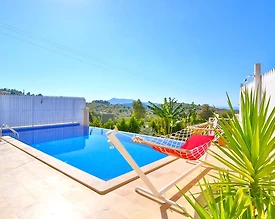 Kaş Üzümlü'de Doğa ve Deniz Manzaralı, Özel Havuzlu, Bahçeli Villa - 3