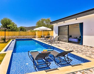 Kaş Sarıbelen'de Geniş Bahçeli, Özel Havuzlu, Modern Dizaynlı Villa - 4