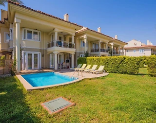 Fethiye Karagedik'te Site İçerisinde, Özel Plaj ve Havuzlu, Şık Villa - 1