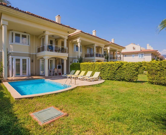 Fethiye Karagedik'te Site İçerisinde, Özel Plaj ve Havuzlu, Kiralık Villa - 1