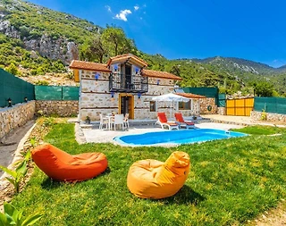 Kalkan İkizce'de Taş Mimarili, Özel Havuzlu, Geniş Bahçeli Villa - 1