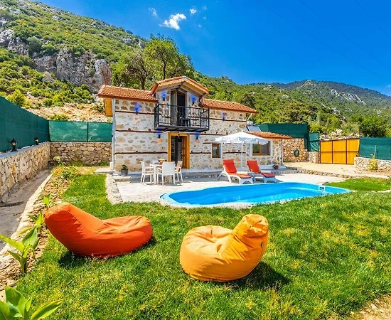 Kalkan İkizce'de Taş Mimarili, Özel Havuzlu, Geniş Bahçeli Villa - 1