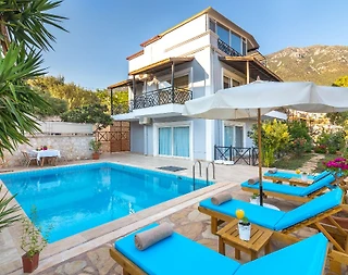 Kalkan'da Merkeze Yürüyüş Mesafesinde, Ortak Havuzlu, Kiralık Suit - 2
