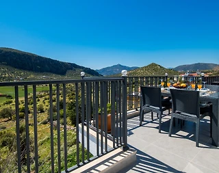 Kalkan Ulugöl'de Merkeze Yakın, Doğa Manzaralı, Lüks Tatil Evi - 2