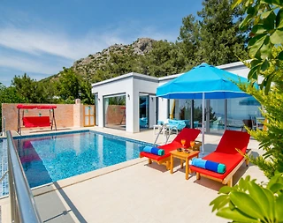 Kaş Üzümlü'de Doğayla Baş Başa, Açık ve Kapalı Havuzlu, Balayı Villası - 1