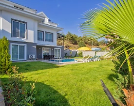 Fethiye Foça'da Büyük Bahçe İçerisinde, Özel Havuzlu, Kiralık Villa - 2