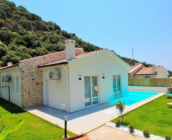 Fethiye Ölüdeniz'de Minimalist Tasarımlı, Özel Havuzlu, Şirin Villa - 1