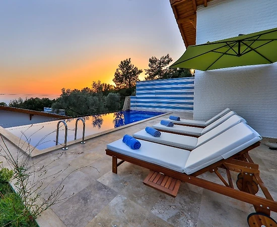 Kaş İslamlar'da Doğa Manzaralı, Özel Havuzlu, Konforlu Villa - 1