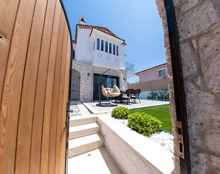 Çeşme Çiftlik'de Denize Yakın Konumda, Özel Havuzlu, Lüks Villa - 5