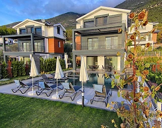 Fethiye Ölüdeniz'de Merkezi Konumda, Özel Havuzlu, Müstakil Villa - 2