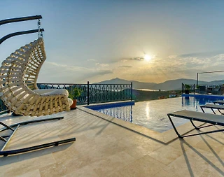 Kaş Bezirgan'da Merkeze Yakın, Özel Havuzlu ve Jakuzili, Kiralık Villa - 4