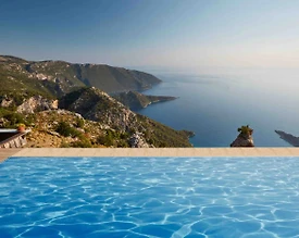 Fethiye Karaağaç'ta Göz Alıcı Manzaralı, Eşsiz Taş Ev - 3