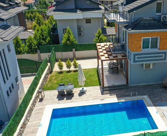 Fethiye Ölüdeniz'de Nezih Konumda, Özel Havuzlu, Bahçeli Villa - 1