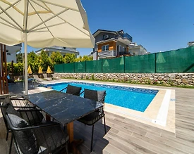 Fethiye Ölüdeniz'de Nezih Konumda, Özel Havuzlu, Bahçeli Villa - 3