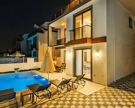 Fethiye'de Merkezi Konumda, Özel Havuzlu, 6 Kişilik Villa - 3