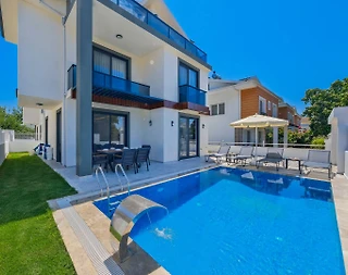 Fethiye'de Merkezi Konumda, Özel Havuzlu, 6 Kişilik Villa - 1