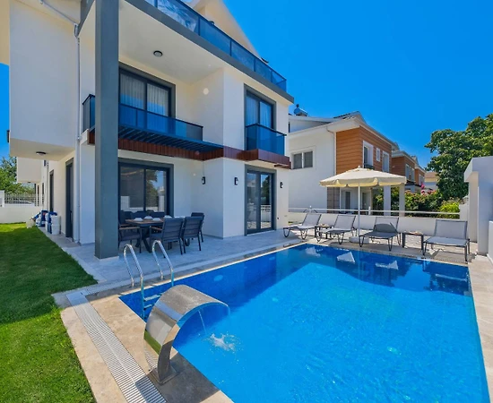 Fethiye'de Merkezi Konumda, Özel Havuzlu, 6 Kişilik Villa - 1