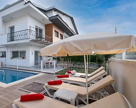 Fethiye Akarca'da Konforlu Tasarımlı, Özel Havuzlu, 4+1 Villa - 2