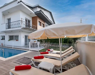 Fethiye Akarca'da Konforlu Tasarımlı, Özel Havuzlu, 4+1 Villa - 2