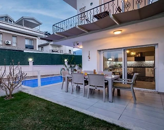 Fethiye Akarca'da Konforlu Tasarımlı, Özel Havuzlu, 4+1 Villa - 4