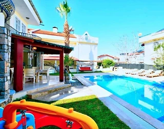 Fethiye Akarca'da Merkeze Yakın Konumda, Özel Havuzlu, Konforlu Villa - 5