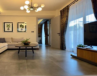 Fethiye Akarca'da Merkezi Konumda, Özel Havuzlu, Modern Villa - 1