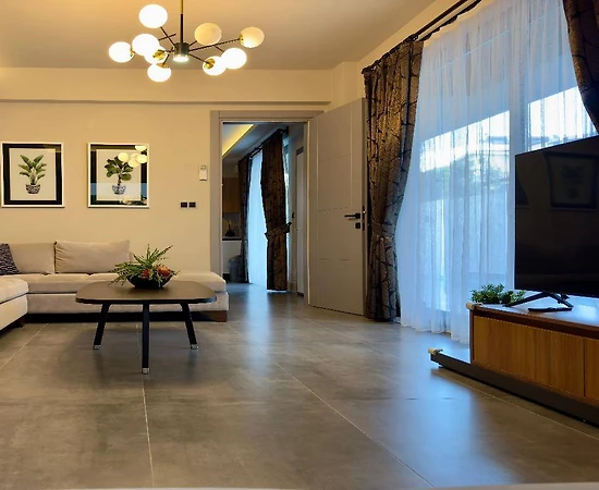 Fethiye Akarca'da Merkezi Konumda, Özel Havuzlu, Modern Villa - 1