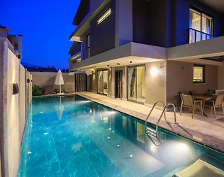 Fethiye Akarca'da Geniş Ailelere Uygun, Özel Havuzlu, Modern Villa - 1