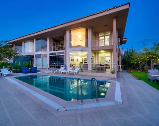 Fethiye Akarca'da Denize Yakın Mesafede, Özel Havuzlu, 3+1 Villa - 1