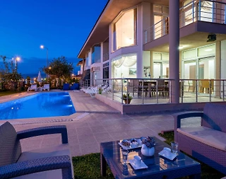 Fethiye Akarca'da Denize Yakın Mesafede, Özel Havuzlu, 3+1 Villa - 3