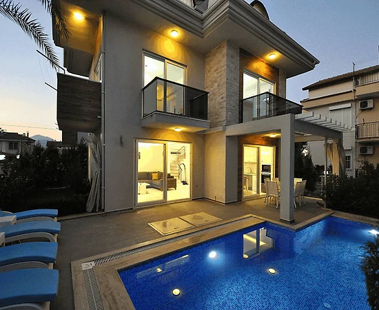 Fethiye Akarca'da Geniş Ailelere Uygun Özel Havuzlu, Ferah Villa - 1