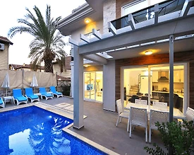 Fethiye Akarca'da Geniş Ailelere Uygun Özel Havuzlu, Ferah Villa - 2