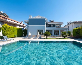 Fethiye Akarca'da Geniş Bahçeli, Özel Havuzlu, Kiralık Villa - 1