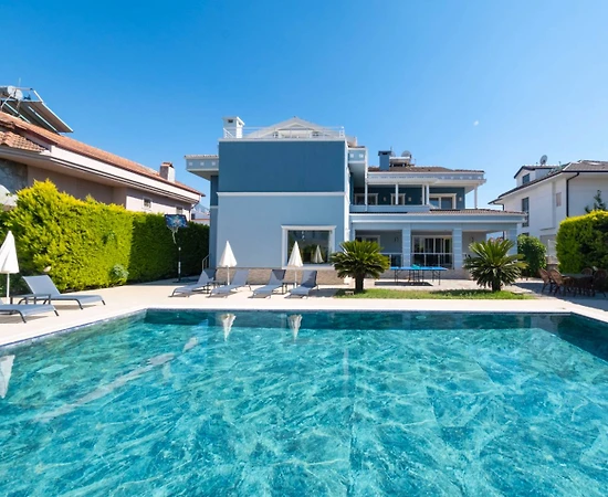 Fethiye Akarca'da Geniş Bahçeli, Özel Havuzlu, Kiralık Villa - 1