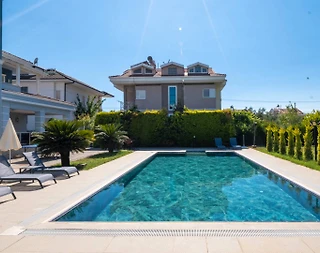 Fethiye Akarca'da Geniş Bahçeli, Özel Havuzlu, Kiralık Villa - 2