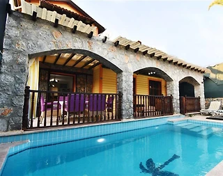 Fethiye Akarca'da Merkezi Konumda, Özel Havuzlu, 8 Kişilik Villa - 1
