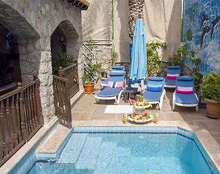 Fethiye Akarca'da Merkezi Konumda, Özel Havuzlu, 8 Kişilik Villa - 4